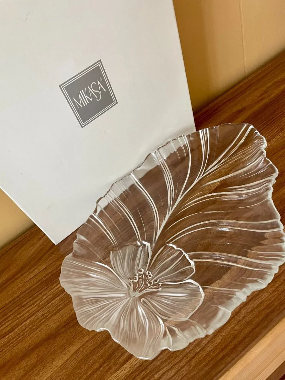 Mikasa Leave Shape Crystal Platter Large Frosted Glass Tray